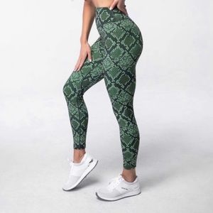ISO - Balance Athletica Viper Leggings